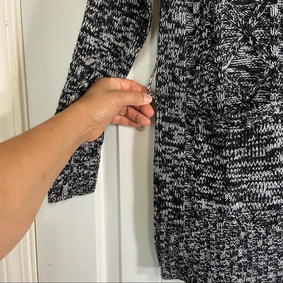 Devine Heart Dressy Button-Down Sweater With Hoodie Sz Large - Picture 5 of 6